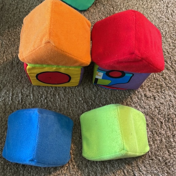 Melissa & Doug Kids Match and Build Soft Blocks Set - Picture 10 of 11